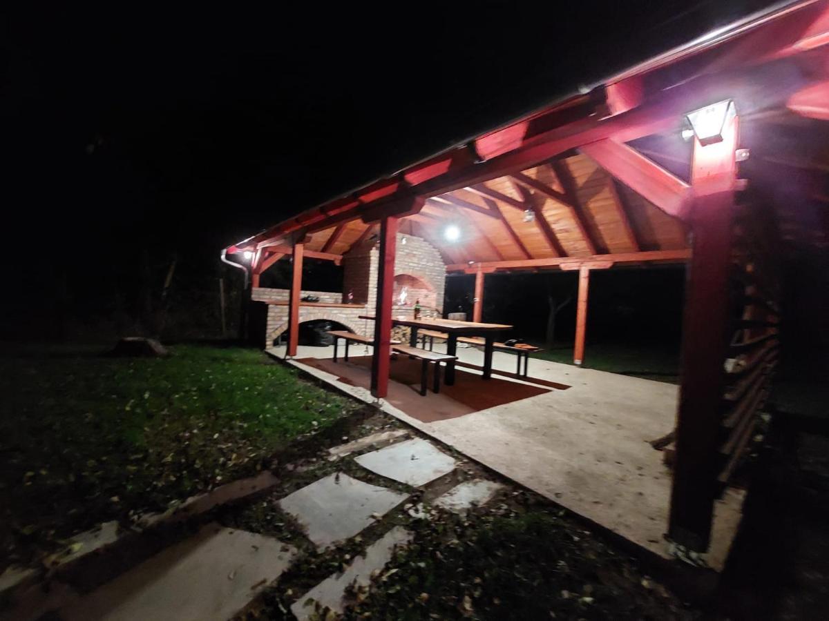Vila House Kupa Mb Petrinja Exteriér fotografie
